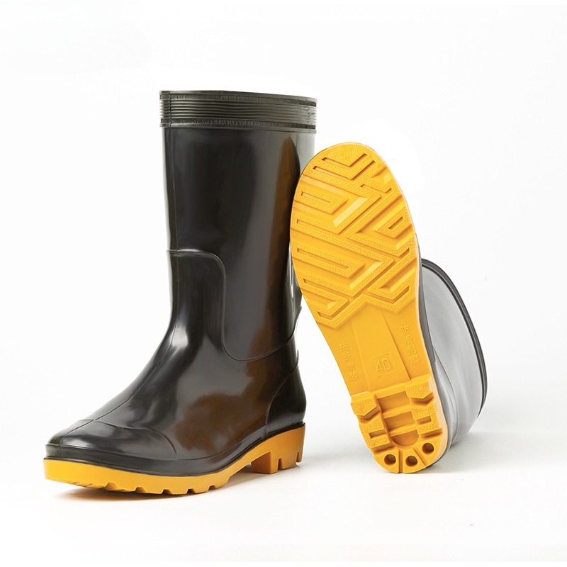 Men'S Shoes Water Resistant - メンズ用、屋外での安全を確保するための防水・滑り止め加工を施したPVC製レインブーツ。過酷な環境下での使用に耐える、耐久性に優れたメンズ用靴。